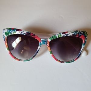 {Donating soon}Sunglasses